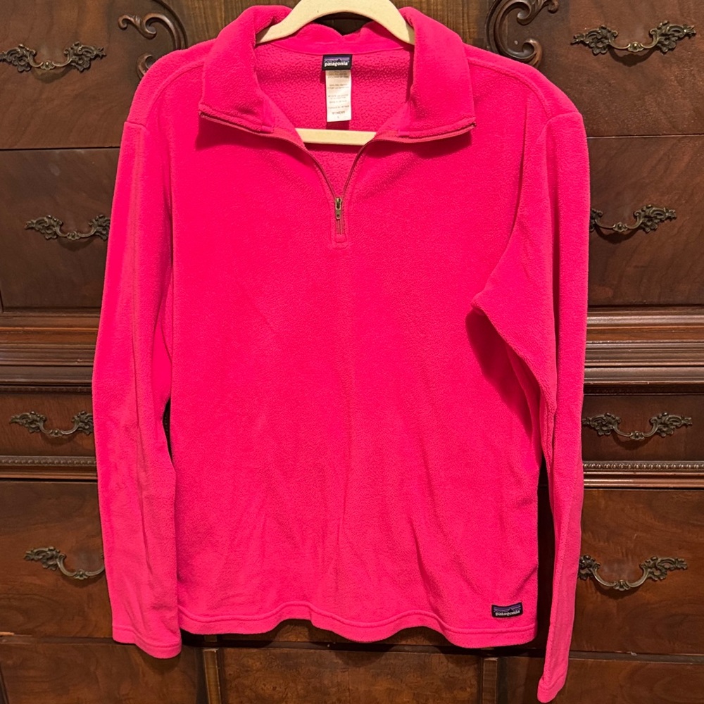 Patagonia Bright Pink Fleece Pullover